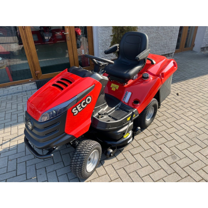 Traktor SECO Starjet P3 - exportní kapotáž